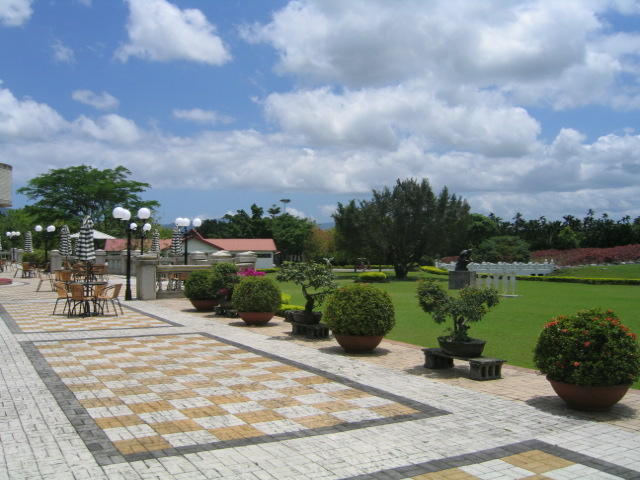�Ὤ�x��M�˨��C : �q�h�r�˪x��+���׹AԷ�u�f��I��